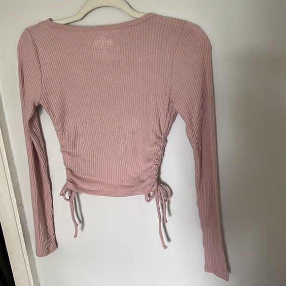 XS new Hollister long sleeve tee - Picture 3 of 3